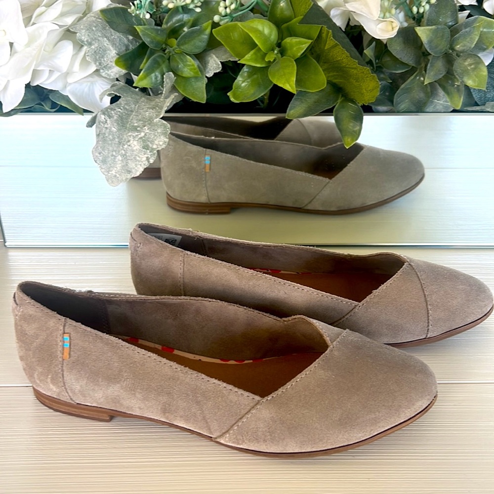 Toms Julie flats tan sz7